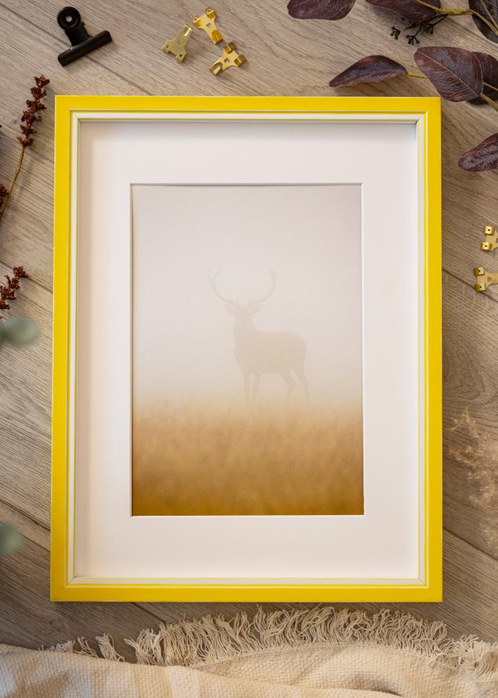 Ram med passepartou Frame Diana Yellow 30x40 cm - Mat White 21x30 cm