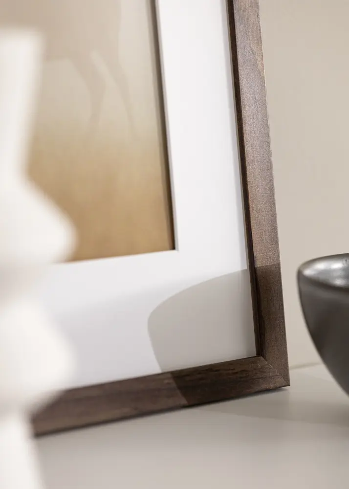 Ram med passepartou Frame Stilren Walnut 35x45 cm - Mounts White B4 250x353 mm