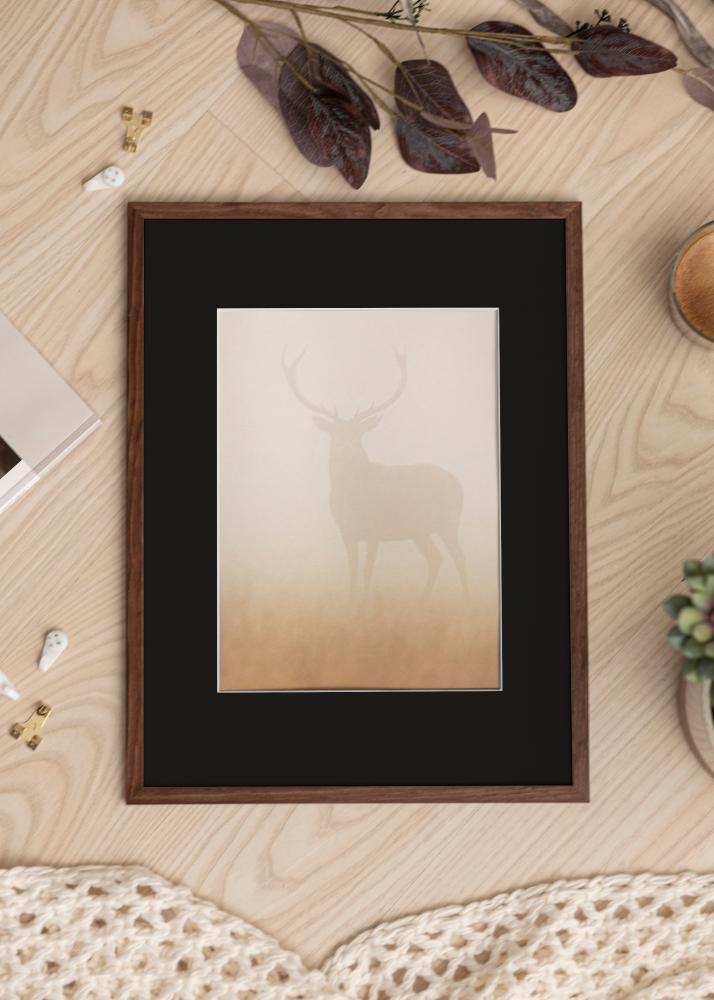 Ram med passepartou Frame Galant Walnut 30x40 cm - Picture Mount Black 8x12 inches