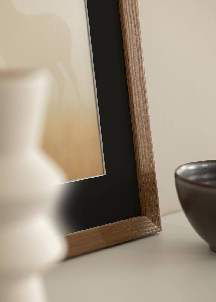 Ram med passepartou Frame Fiorito Dark Oak 40x50 cm - Picture Mount Black 30x40 cm