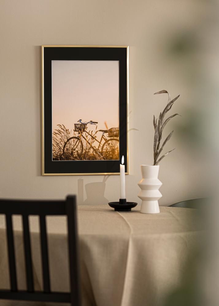 Ram med passepartou Frame New Lifestyle Shiny Gold 30x40 cm - Picture Mount Black 21x29.7 cm (A4)