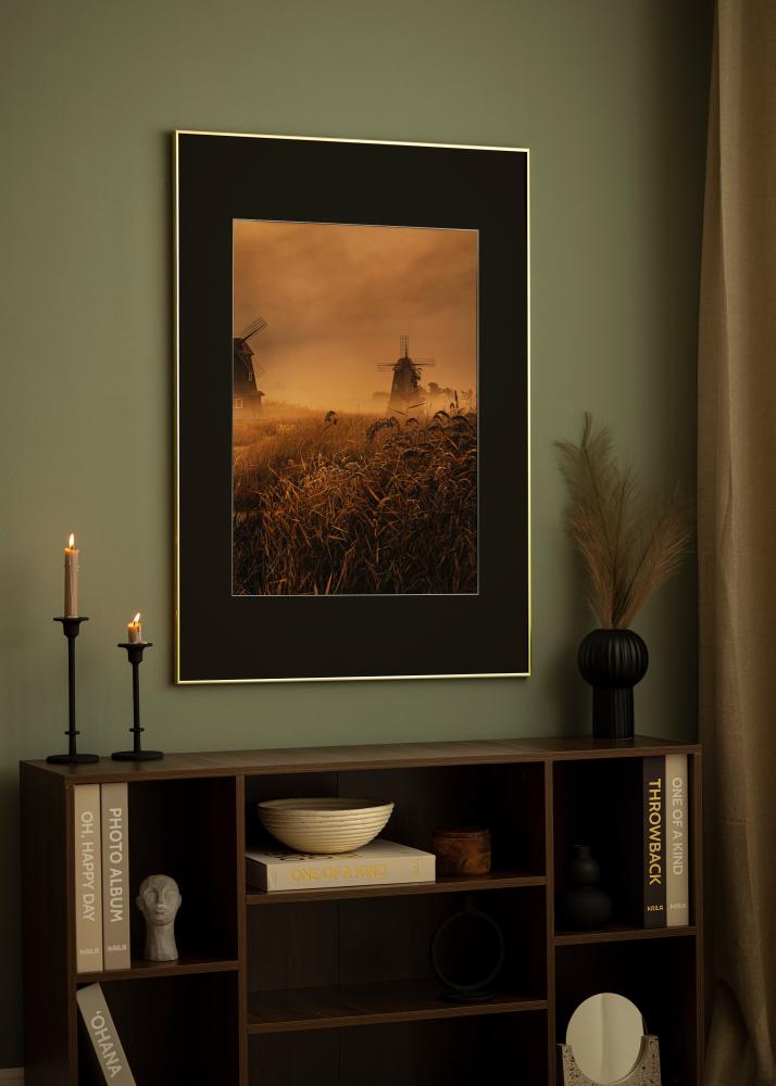 Ram med passepartou Frame Visby Shiny Gold 40x50 cm - Picture Mount Black 28x35 cm