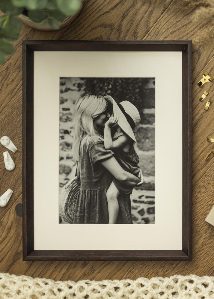 Ram med passepartou Frame Globe Espresso 60x60 cm - Picture Mount White 50x50 cm