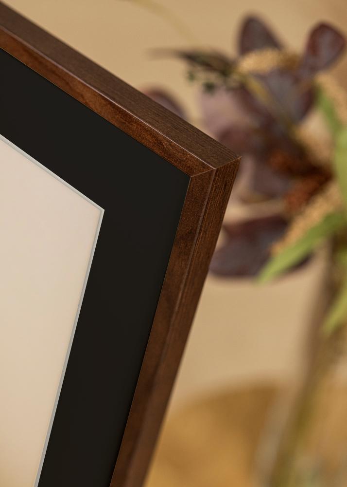 Ram med passepartou Frame E-Line Walnut 13x18 cm - Picture Mount Black 10x12 cm