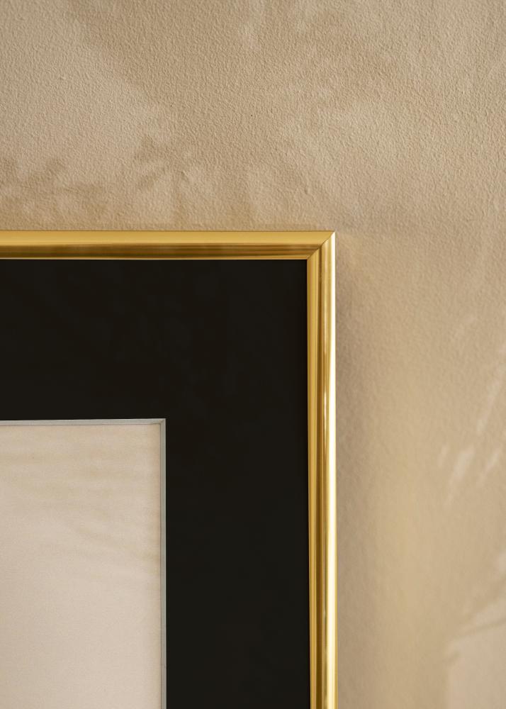 Ram med passepartou Frame Visby Shiny Gold 40x50 cm - Picture Mount Black 28x35 cm